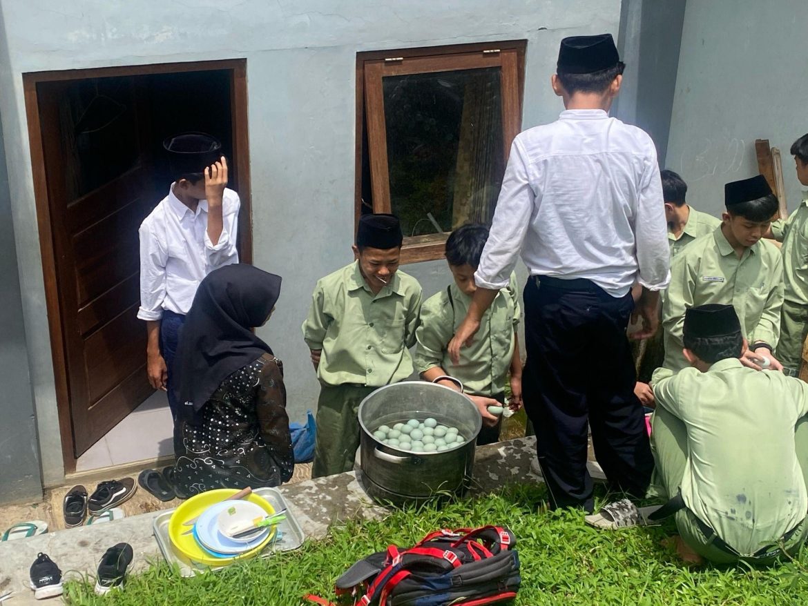 Ekstrakurikuler-Kewirausahaan-Di-SMP-Syubbanul-Wathon